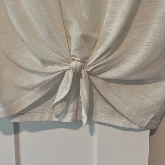 Club Monaco white front tie blouse - Picture 4 of 4